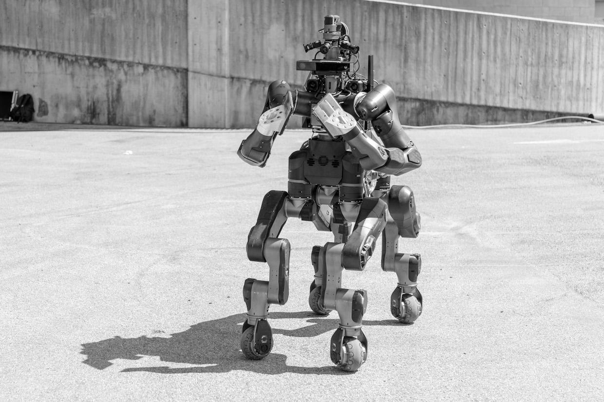 Rettungsroboter Centauro der Rheinischen Friedrichs-Wilhelms-Universität Bonn stellt sich vor (Foto: Youtube)