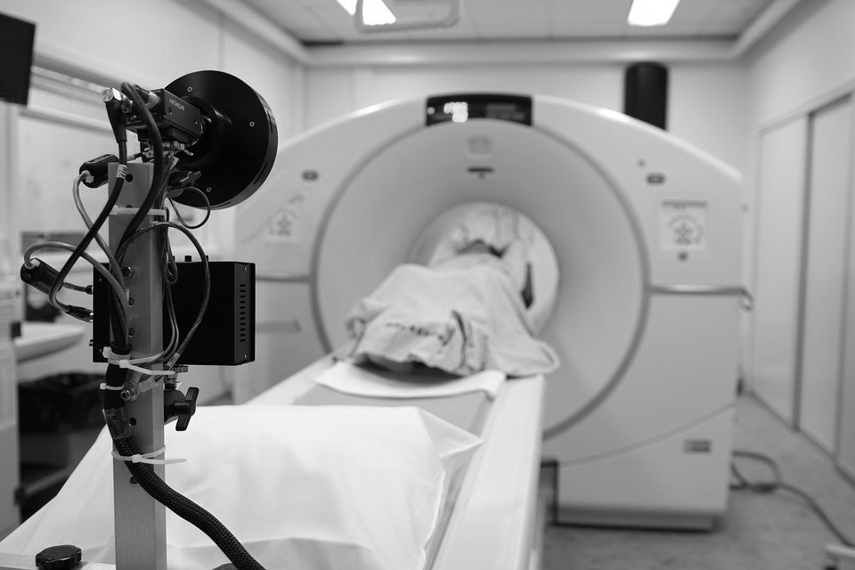 Medizinischer CT-Scanner soll Handgepäck am Flughafen untersuchen (Foto: Pixabay)
