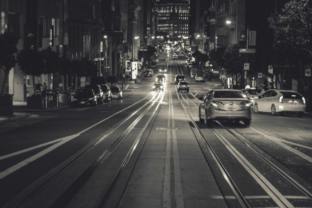 Autonome Fahrzeuge in Kalifornien müssen sich auch im Stadtverkehr von San Francisco behaupten. 