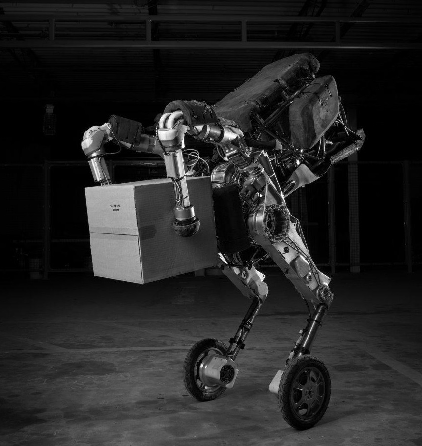 Der Roboter „Handle“ zeigt seine Kunst im Stapeln von Kisten.