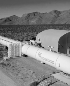 Richard Branson und sein Unternehmen Virgin Hyperloop baut Hyperloop-Teststrecke für 500 Millionen US-Dollar (Foto: Virgin Hyperloop)