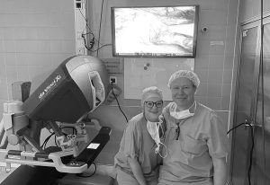 Da Vinci Roboter bei einem chirurgischen Eingriff im Diakonie Klinikum