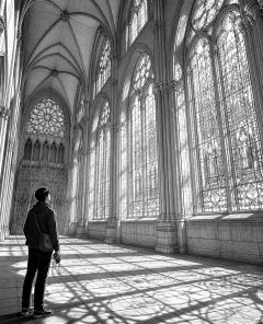 ai-chartres-stained-glass-blue-light