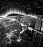 iss-foto-stadtlichter-polarlichter-sternspuren